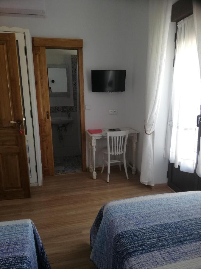 Hostal El Lugar De La Mancha Argamasilla de Alba Εξωτερικό φωτογραφία